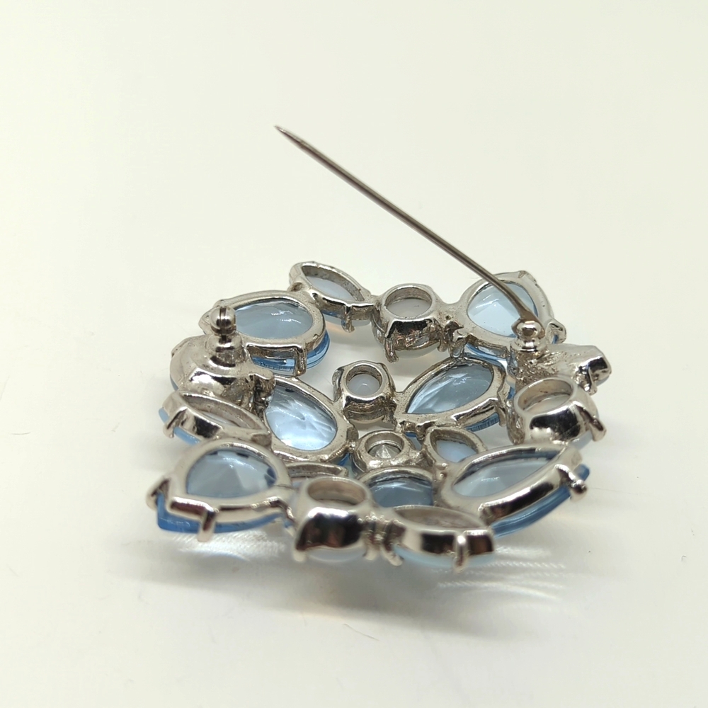 Vintage Schiaparelli Opalescent Blue Rhinestone Brooch Open Back - Picture 9 of 11